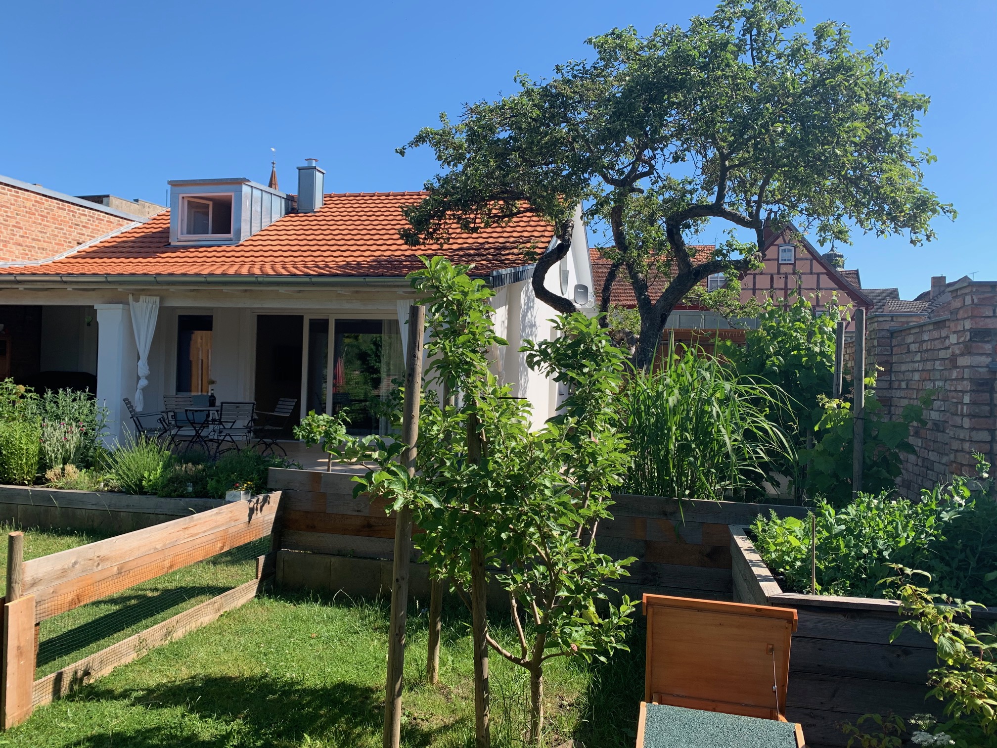 Alstadt Ferienhaus - Innenhof><br/><br/>
        <img src=
